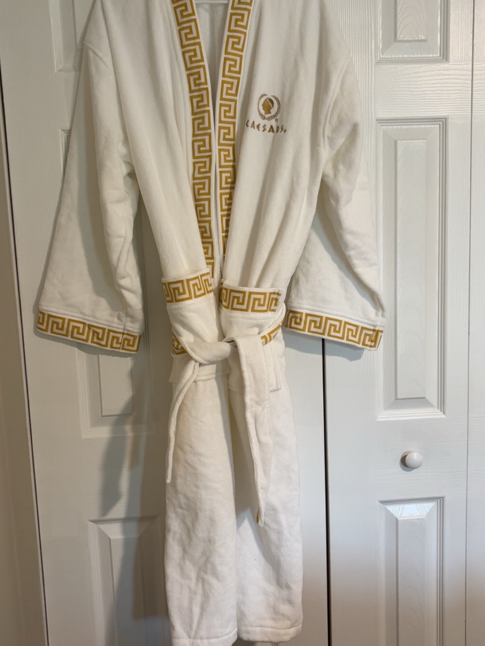 Caesar’s Palace Las Vegas White Gold Robe with tie One Size